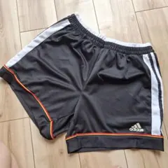 adidas　アディダス　ショートパンツ　短パン