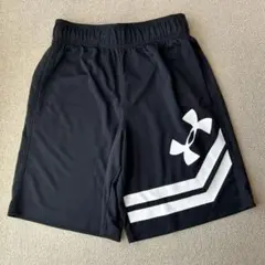 アンダーアーマー　バスパン　ハーフパンツ　ブラック S
