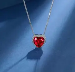 ハート型赤ストーンネックレス