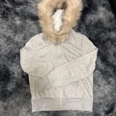 グレーパーカーショート丈ファー付き