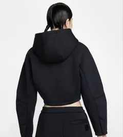 【新品未使用タグ付き】ナイキ　スポーツウェア　パーカー【4/30までの出品】