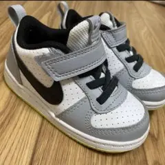 NIKE コート ボロー low 子供靴のサムネイル