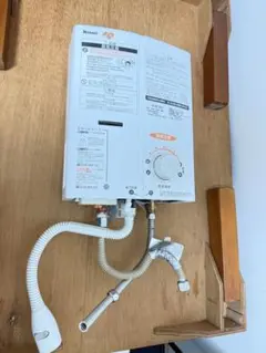 RINNAI リンナイ RUS-V561（WH） 瞬間湯沸器 給湯器 都市ガス Amazon.co.jp: 小型湯沸かし器 リンナイ RUS-V561（WH） 5号ガス瞬間