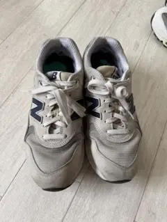 New Balance グレー スニーカー