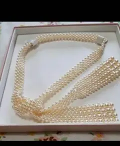 真珠調のネクタイふうチョーカー