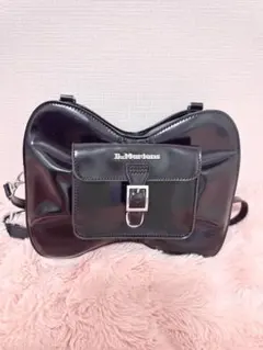 【いとゆまま】Dr. Martens リボン型 ショルダーバッグ ブラック いとゆまま様専用】Dr. Martens リボン型 ショルダーバッグ ブラック