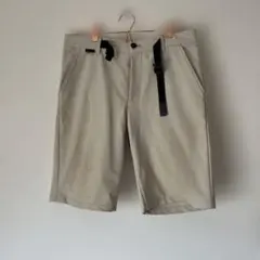 BARNEYS NEWYORK ショートパンツ ベージュのサムネイル