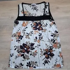 Alphabet's Alphabet フラワープリント ノースリーブシャツ