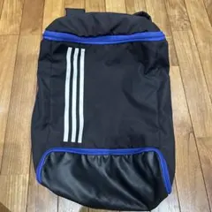 adidas バックパック 黒/青 3本ストライプ