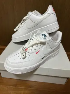 【極美品】NIKE エアフォース1 ’07 ホワイト マルチスウッシュ