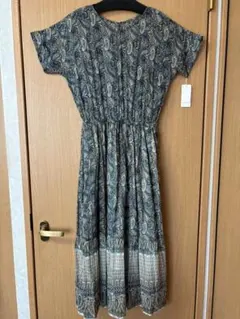 【新品未使用】ペイズリー柄ワンピース 半袖　フレディ