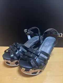 【美品】tehen サンダル ブラック ストラップのサムネイル