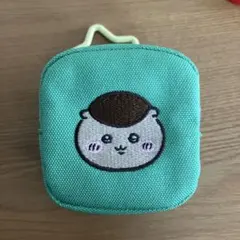ちいかわ カラビナつき刺繍スクエアミニポーチ くりまんじゅう
