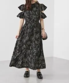 オリーブデオリーブ　線画花柄袖空きワンピース