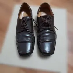 インヘイルエクスヘイルダークブラウン レザー シューズ