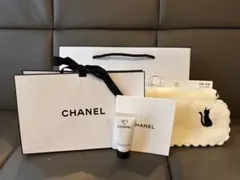 CHANEL N°1 サンプル＆猫のハンカチのサムネイル