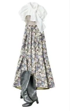 【新品タグ付き】COCODEAL 花柄　スカート　ヴィンテージフラワー