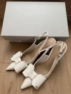 CHARLES&KEITH リボン スリングバックパンプス 35 ホワイト 美品