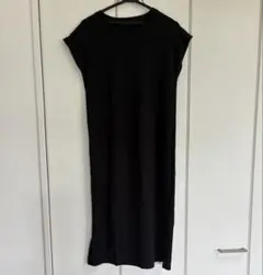 黒 レンチスリーブ　ワンピース