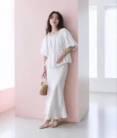 【新品未使用】きらきらサテンロングナロースカート