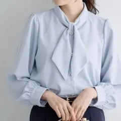 Pierrot　ボウタイデザインTブラウス　Mサイズのサムネイル