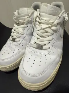 NIKE AIR FORCE 1 ホワイト スニーカー