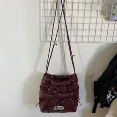 OUTDOOR ドローストリングショルダーバッグ バーガンディ