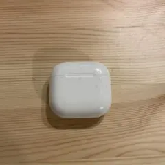Apple AirPods 充電ケース 本体のみのサムネイル