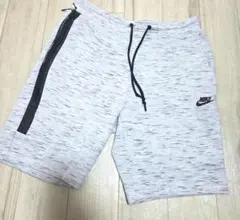 Nike スリムフィットショートパンツ グレー