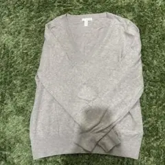 H&M ライトグレー Vネック ニット L