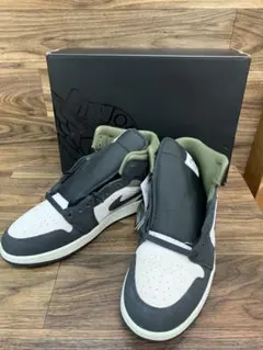 未使用　ナイキ エアジョーダン1 ミッド SE