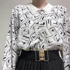 ホワイト 白 レース襟 パールボタン アート柄 レトロブラウス 長袖 レディース