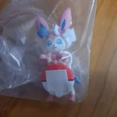 ポケモン　一番くじ 街歩きちらりん　フレンズ ニンフィア　F賞　フィギュア