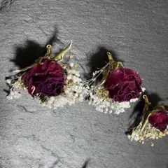 ミニバラ かすみ草 ブーケピアス ブーケイヤリング ホワイト＆ゴールド