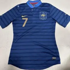 ボ*ブ様 NIKE フランス代表 ユニフォーム 8番　フルセット ボ*ブ様 NIKE フランス代表 ユニフォーム 8番 フルセット - メルカリ