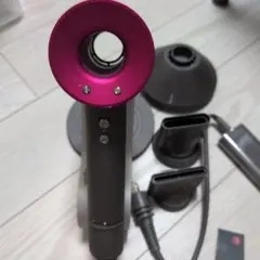 Dyson ヘアドライヤー 本体 アタッチメント付き　ジャンク