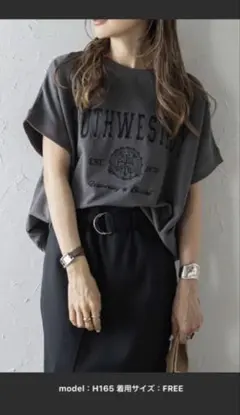 Bonjour Sagan カレッジ刺繍ピグメントスウェットTシャツ