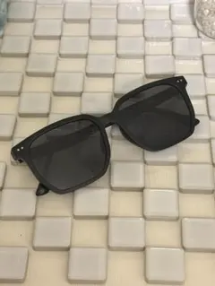 JINS ブラック スクエア型サングラス