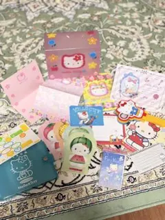 ハローキティ 紙物など色々セット　非売品ケースにつめこんで。