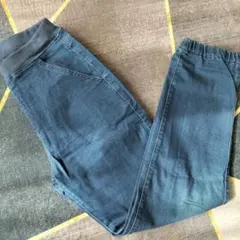 Item thumbnail for item ab1dd163-8ff7-46b0-9110-6d8a88198e59