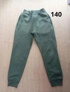 UNIQLO　オリーブグリーン スウェットパンツ
