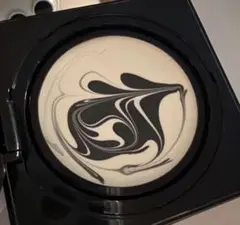 GIVENCHY ソワン ノワール UV コンパクトのサムネイル