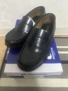 moonstar⭐︎新品未使用ローファー22.5㎝のサムネイル