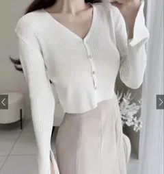 グレイル　スリットフレアスリーブ　ニットカーディガン　ショート丈