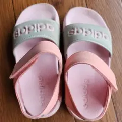 adidas子どもサンダル