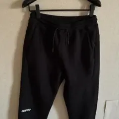 NEW ERA ブラック ジョガーパンツ