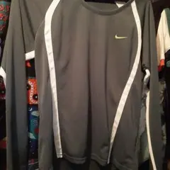 Nike グレー 長袖カットソー