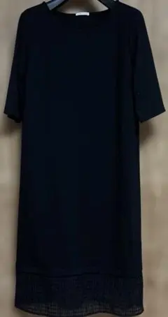 GU 黒ワンピース