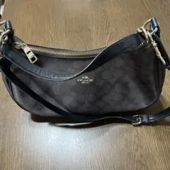 COACH ブラウンロゴショルダーバッグ
