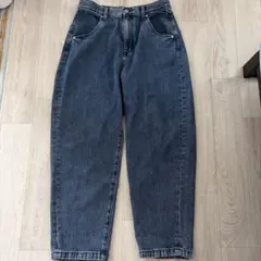 美品　木の実から作ったカポック混デニムバレルパンツ　L ライトブルーのサムネイル